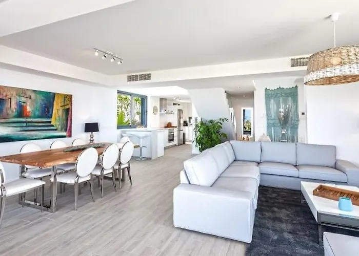 La Solera, Villa *